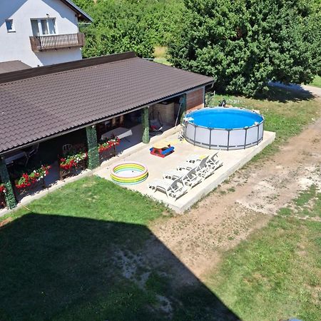 Guest House Mijic Korenica Exterior foto