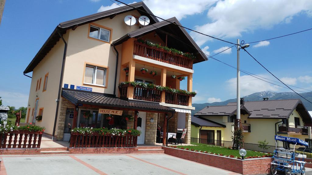 Guest House Mijic Korenica Exterior foto