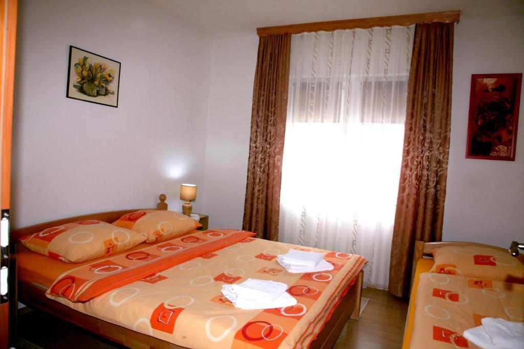 Guest House Mijic Korenica Zimmer foto