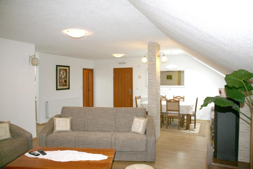 Guest House Mijic Korenica Zimmer foto
